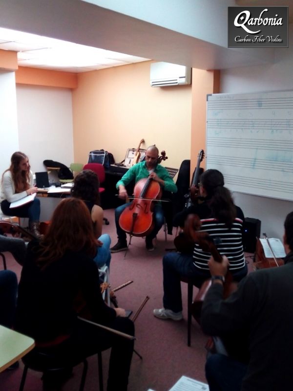 Taller De Cuerdas Extremas, Con Ernesto Briceño Y Barnabás Hangonyi 6 QARBONIA FIDDLE WEEKEND ERNESTO BRICEÑO BARNABAS HANGONYI